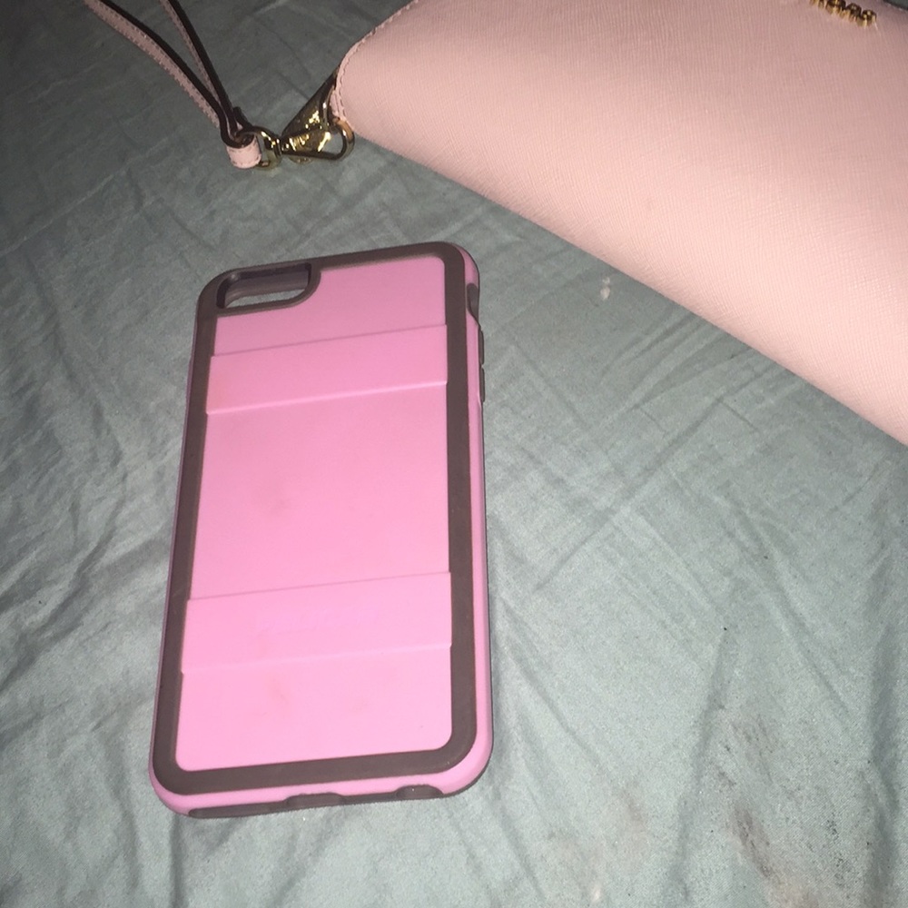iPhone 6+ protective case, gently used !